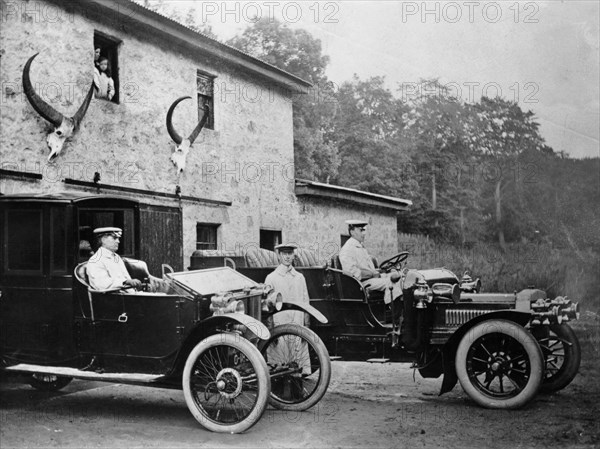 Men with 1905 Lanchester and 1906 Daimler at Fort Augustus, Scotland, 1907. Artist: Unknown