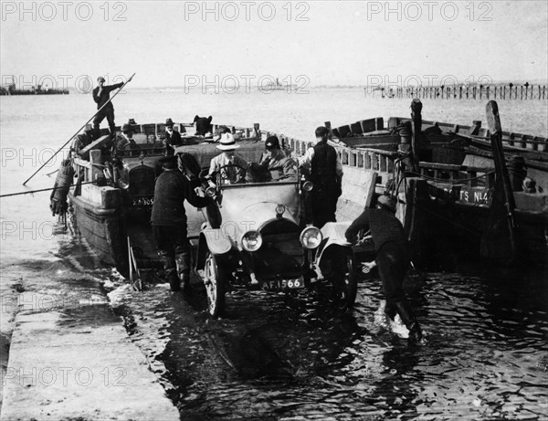 Ryde ferry, 1920. Artist: Unknown