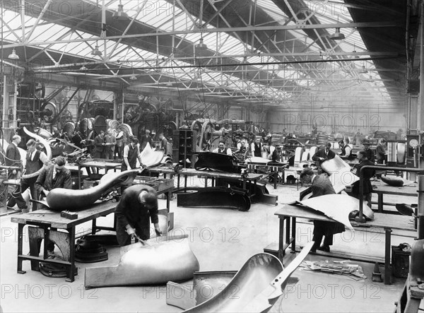 Workers in the Vauxhall factory, Luton, Bedfordshire, 1935. Artist: Unknown