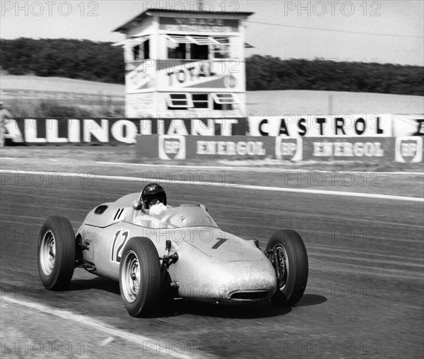 Dan Gurney driving a Porsche, French Grand Prix, Rheims, 1961. Artist: Unknown