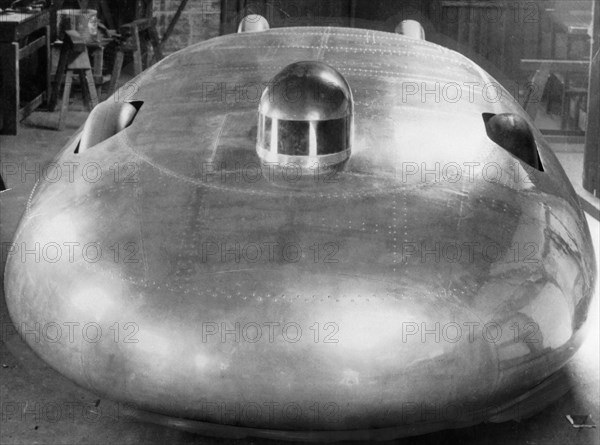 Railton Special Land Speed Record car, Brooklands, Surrey, 1938. Artist: Unknown