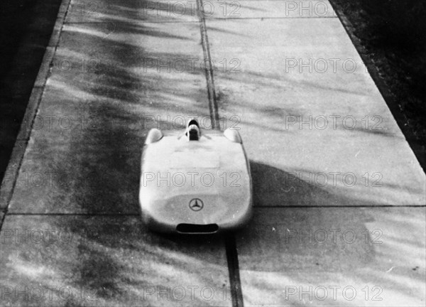 Mercedes-Benz Streamliner car, 1938. Artist: Unknown