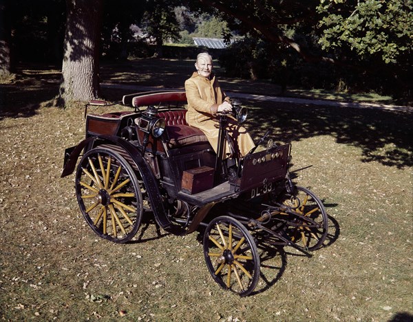 1898 Benz 3hp car. Artist: Unknown