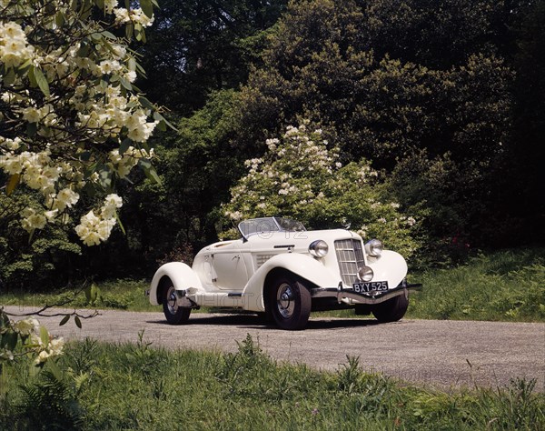 A 1935 Auburn 851 Speedster. Artist: Unknown