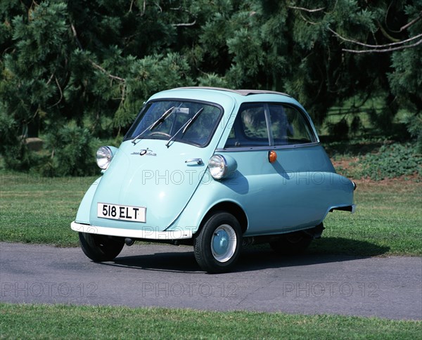 1962 BMW Isetta 300 Super Plus car. Artist: Unknown