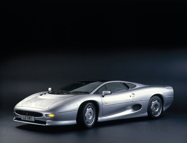 1993 Jaguar XJ 220. Artist: Unknown