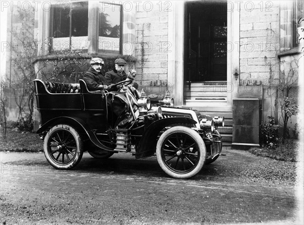 Two men in a De Dion Bouton car, c1904. Artist: Unknown