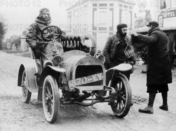 A Grégoire car and its driver, Concours des Voiturettes, 1905. Artist: Unknown