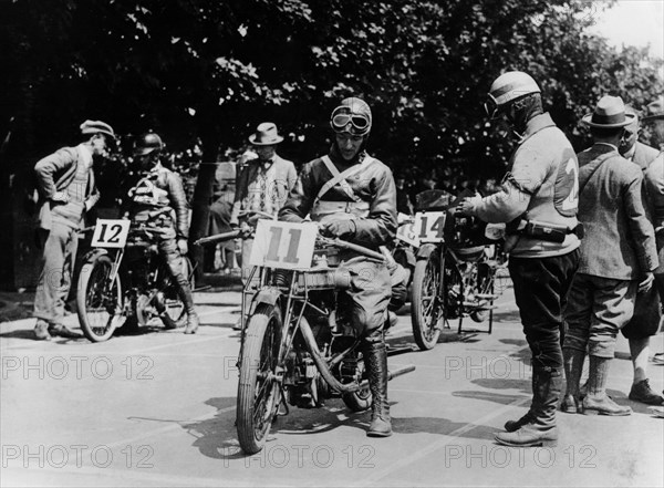 Alec Bennett on a Norton bike, in the Senior TT, Isle of Man, 1925. Artist: Unknown