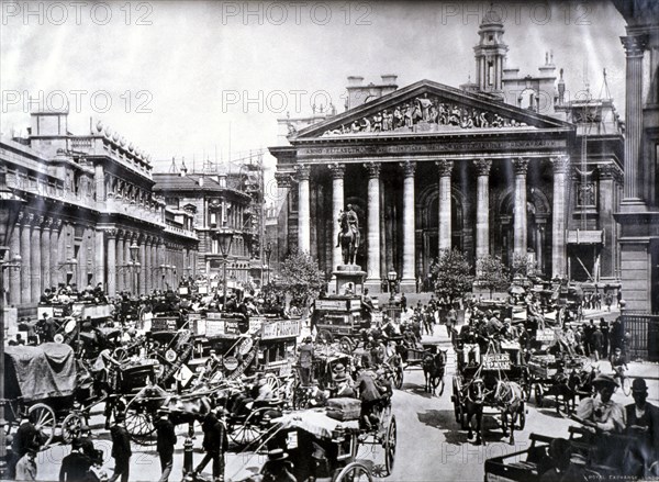 Crowded street scene in front of the Royal Exchange, London, c1900. Artist: Unknown