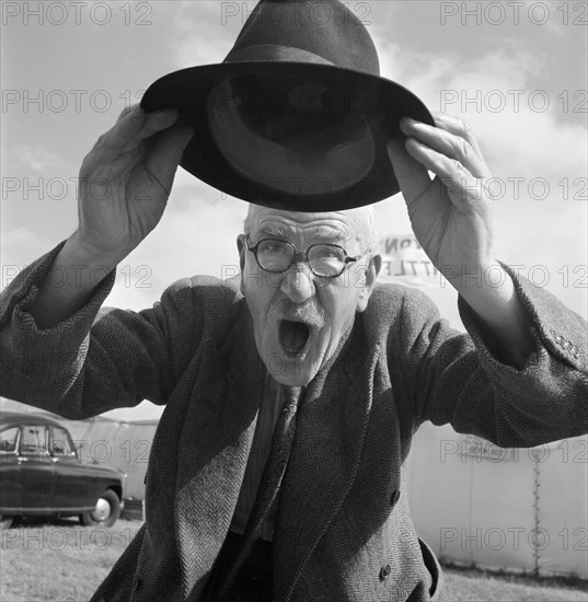 Livestock photographer Charlie Ward, Blackpool, 1954