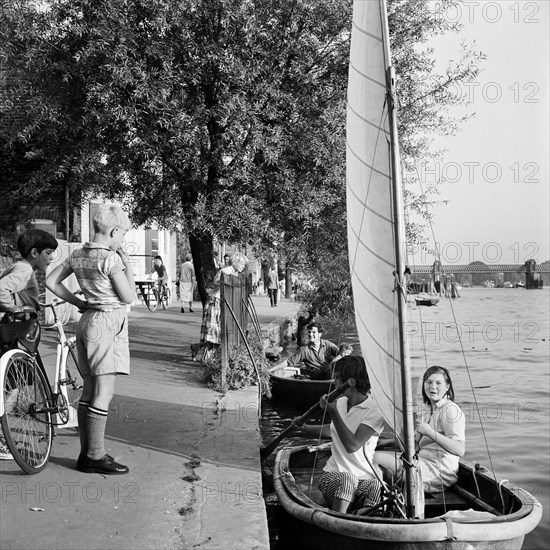 Sailing on the Thames, Strand on the Green, Chiswick, London, 1962-1964