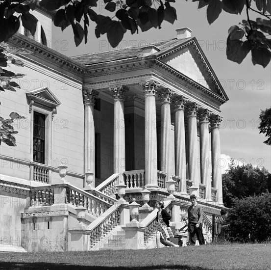 Chiswick House, Burlington Lane, Chiswick, Greater London, 1962-1964