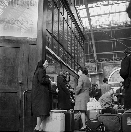 Passengers at Victoria Station, London, 1960-1972