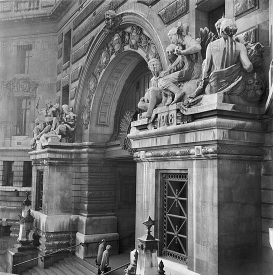 Victory Arch, Waterloo Station, London, 1960-1972