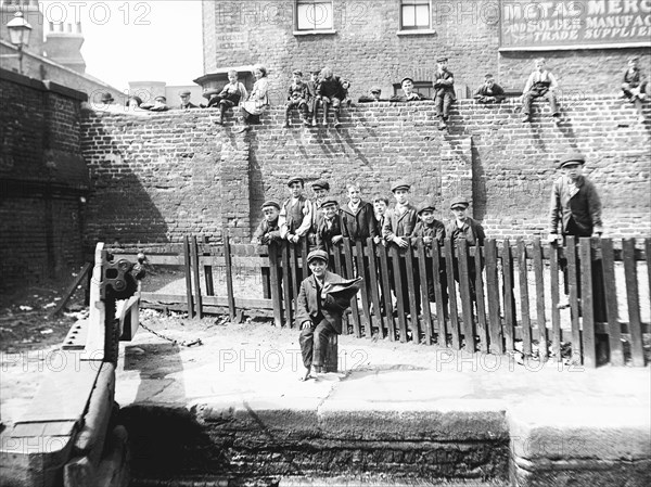 Boys by a lock on the Grand Union Canal, London, c1905. Artist: Unknown