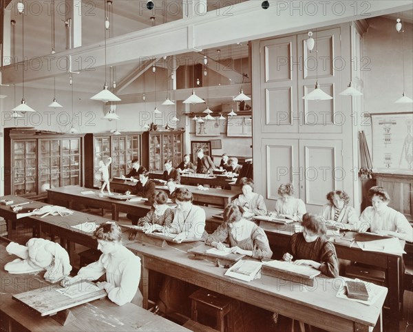 Book illustration class, Camberwell School of Arts and Crafts, Southwark, London, 1907. Artist: Unknown.