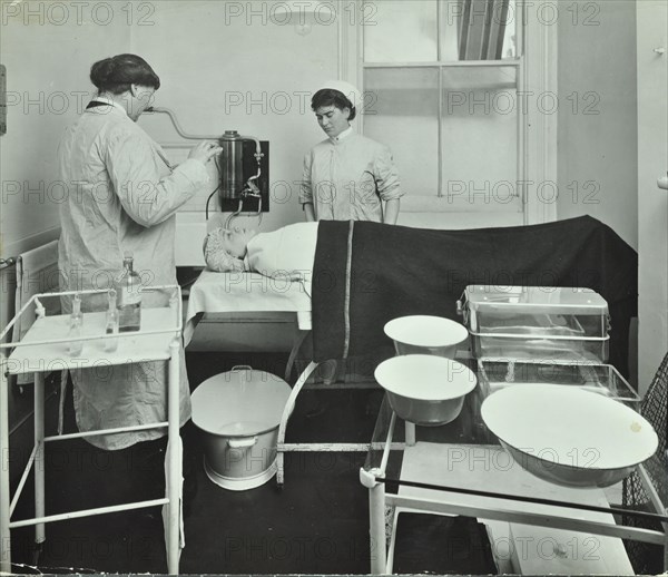 Operating Room, Fulham School Treatment Centre, London, 1914. Artist: Unknown.