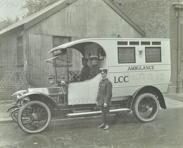 White London County Council ambulance (number 11), 1920. Artist: Unknown.