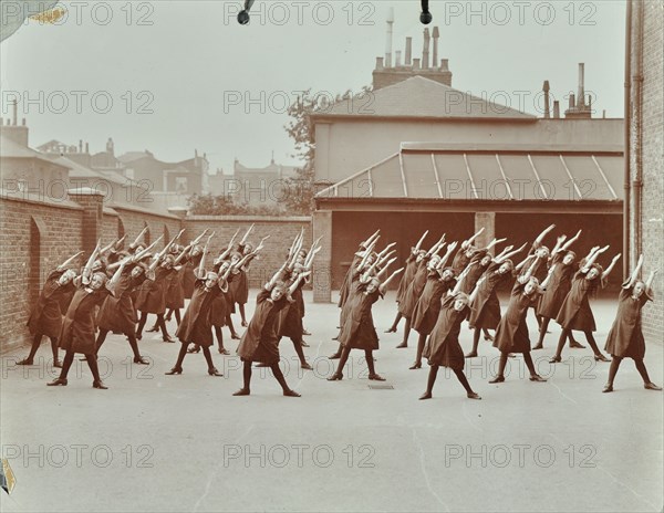 Exercise class, Buckingham Street Girls School, Islington, London, 1906. Artist: Unknown.