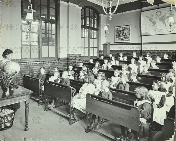 Geography lesson, Denmark Hill School, Dulwich, London, 1905. Artist: Unknown.