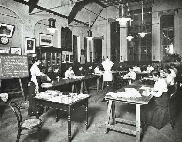 Senior dressmaking class, Ackmar Road Evening Institute for Women, London, 1914. Artist: Unknown.