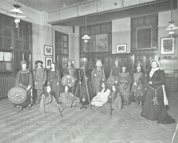 Scene from Macbeth, Glyn Road Evening Institute, London, 1915. Artist: Unknown.