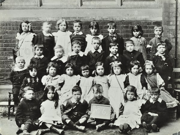 Infants school class, London, c1900-c1915. Artist: Unknown.