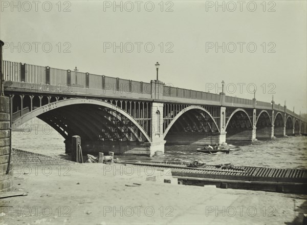 Old Vauxhall Bridge, London, 1903. Artist: Unknown.