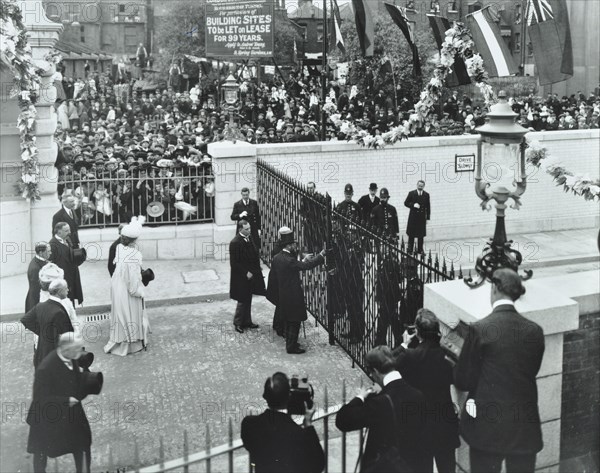 The Prince of Wales officially opening the Rotherhithe Tunnel, Bermondsey, London, 1908. Artist: Unknown.