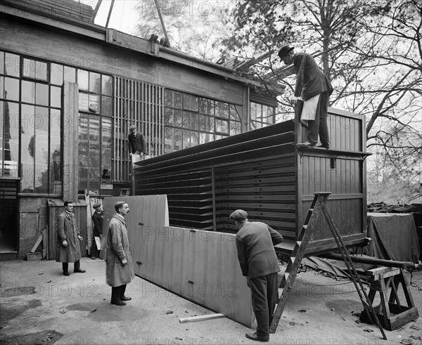 Aircraft manufacturing, Waring and Gillow factory, Hammersmith, London, November, 1916