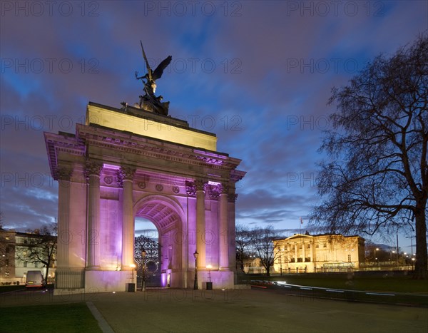 The Wellington Arch and Apsley House, Hyde Park Corner, London, 2009