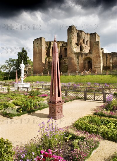 Elizabethan garden, Kenilworth Castle, Warwickshire, 2009