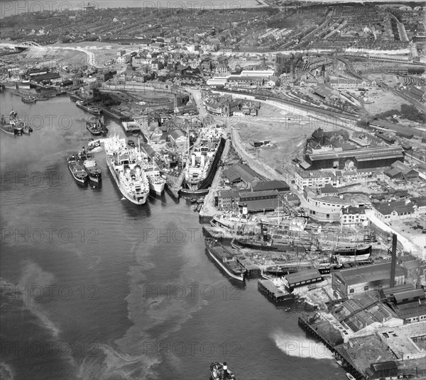 Middle Docks & Engineering Co Ltd Ship Repair Yard, Middle Docks, South Shields, Tyneside, 1947