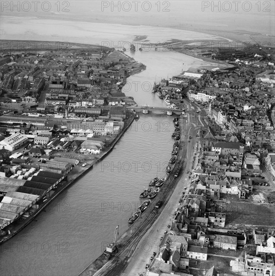 River Yare at Haven Bridge and the Breydon Viaduct, Great Yarmouth, Norfolk, 1953