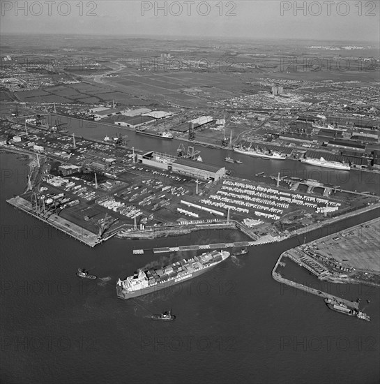 Tilbury Dock, Thurrock, Essex, 1981