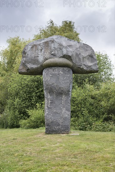 Hymn', sculpture by Stephen Cox, University of Kent, Canterbury, Kent, 2015