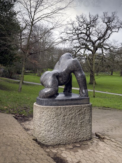 Guy The Gorilla', sculpture by David Wynne, Crystal Palace Park, Sydenham, London, 2016