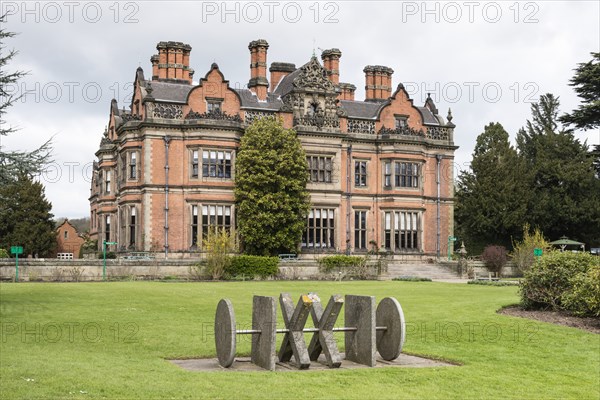 Declaration', sculpture by Philip King, Beaumanor Hall, Woodhouse, Leicestershire, 2015