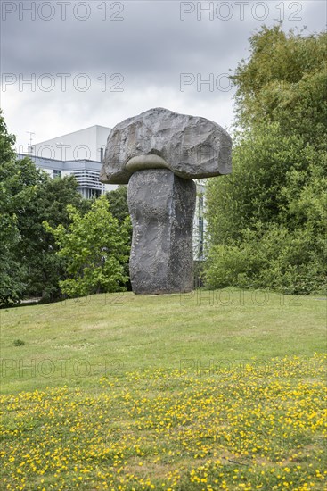 Hymn', sculpture by Stephen Cox, University of Kent, Canterbury, Kent, 2015