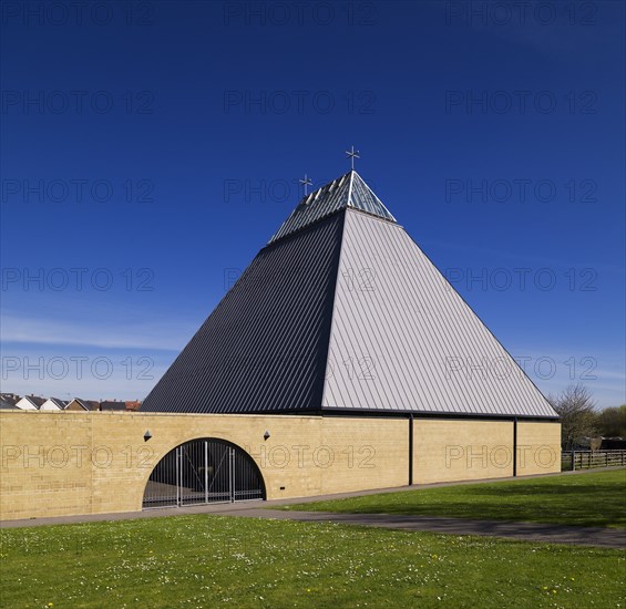 Church of St Bede, Popley Way, Basingstoke, Hampshire, 2011