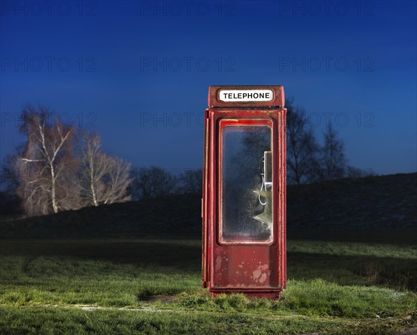 K8 telephone kiosk, Langton Park, Wroughton, Swindon, Wiltshire, 2014