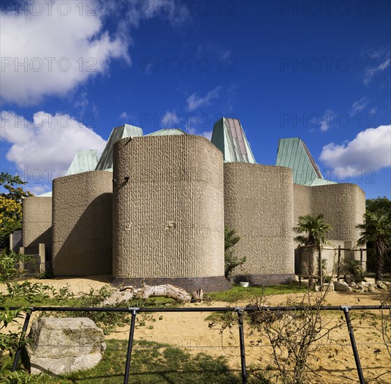 Casson Pavilion, former elephant house at London Zoo, Regent's Park, London, 2010