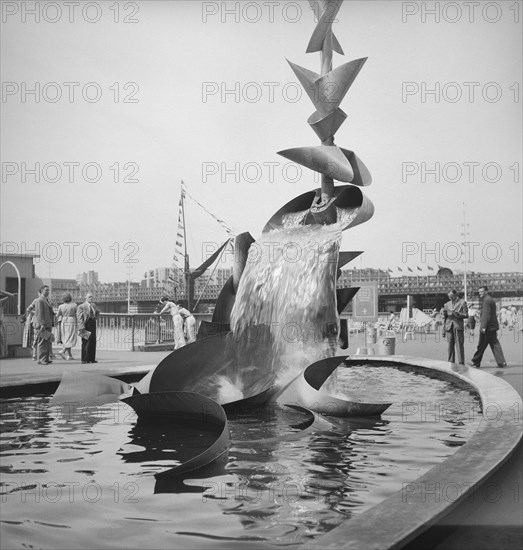 Water Mobile', sculpture by Richard Huws, Festival of Britain, South Bank, Lambeth, London, 1951