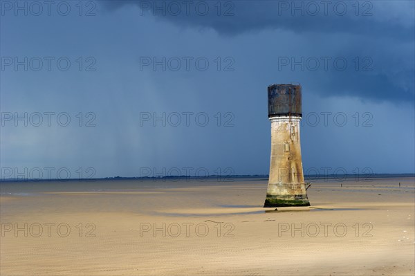 Low Lighthouse, Spurn Point, East Riding of Yorkshire, 2011