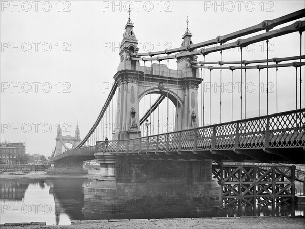 Hammersmith Bridge, Barnes, London, 1895