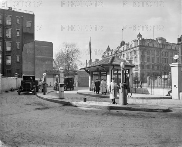 Anglo-American Oil Company petrol station, Euston Road, London, 1922