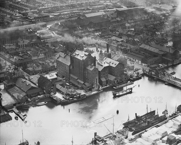 Grimsby Docks, Lincolnshire, 1933