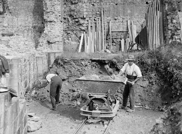 Workmen at Rievaulx Abbey, Rievaulx, Ryedale, North Yorkshire, 1924-1929