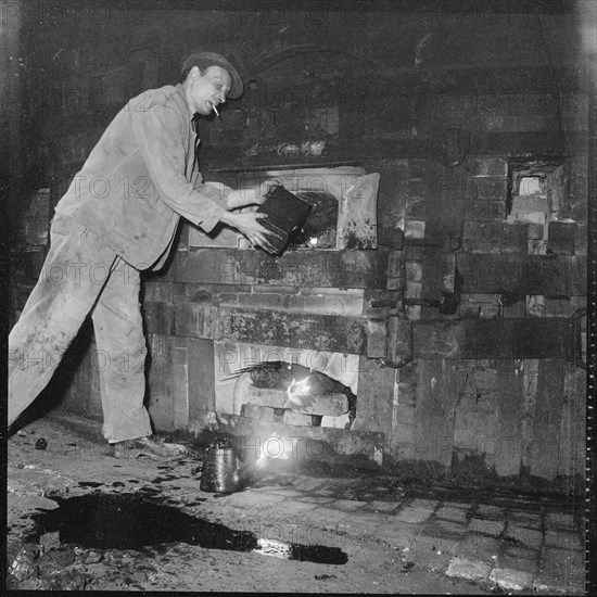 Pottery worker, Stoke-on-Trent, Staffordshire, 1965-1968